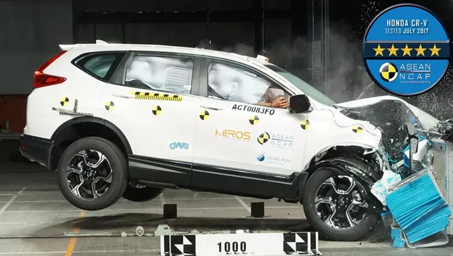 A white Honda CR-V in the crash test