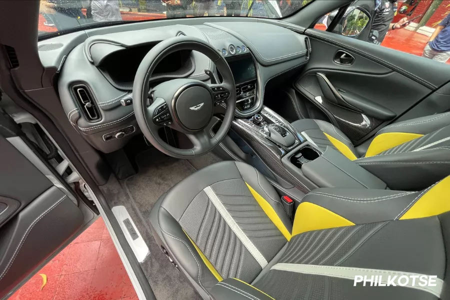 A picture of the DBX707's cockpit