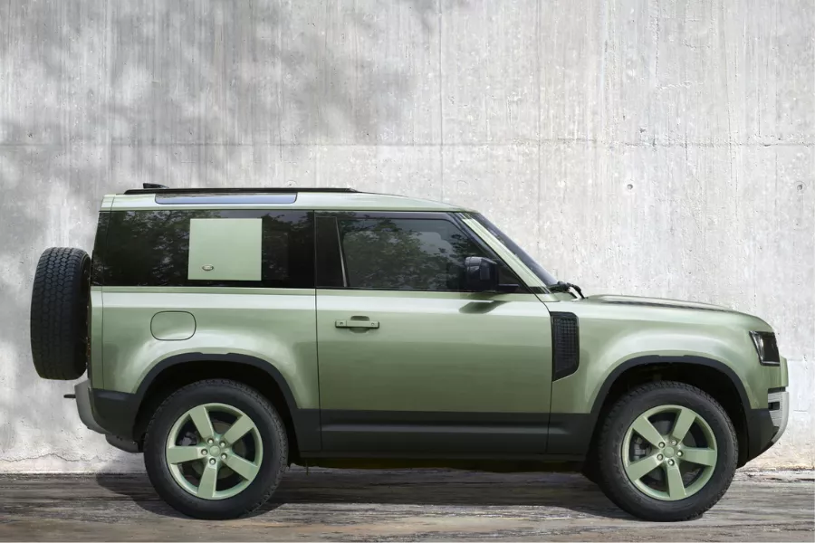 Defender 75th Limited Edition from the side 