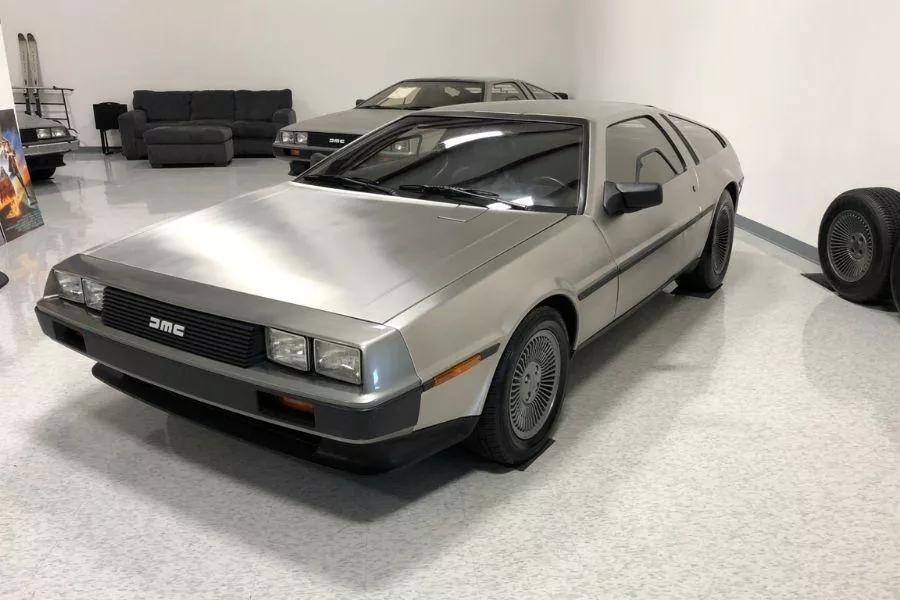 DeLorean DMC-12 DeLorean DMC-12 front view
