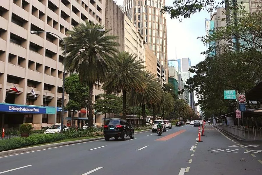 Ayala Avenue photo by Patrickroque01