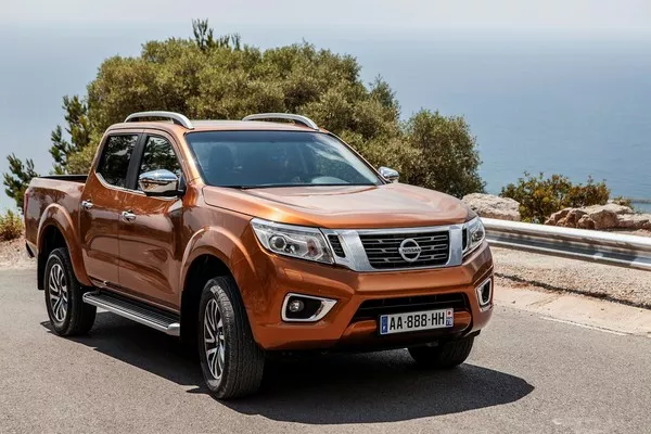 Nissan Navara angular front