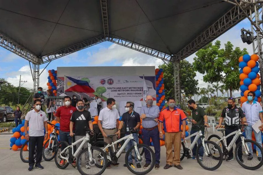 DPWH and DOTr open more bike lanes in Metro Manila