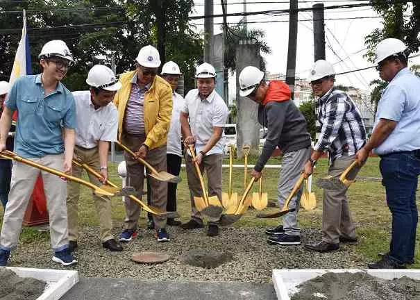 Members of the “Build, Build, Build” team at a groundbreaking ceremony