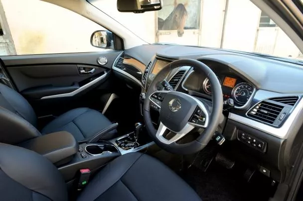 The cabin of the Korando standard version is also refreshed. 2017 SsangYong Korando's cabin