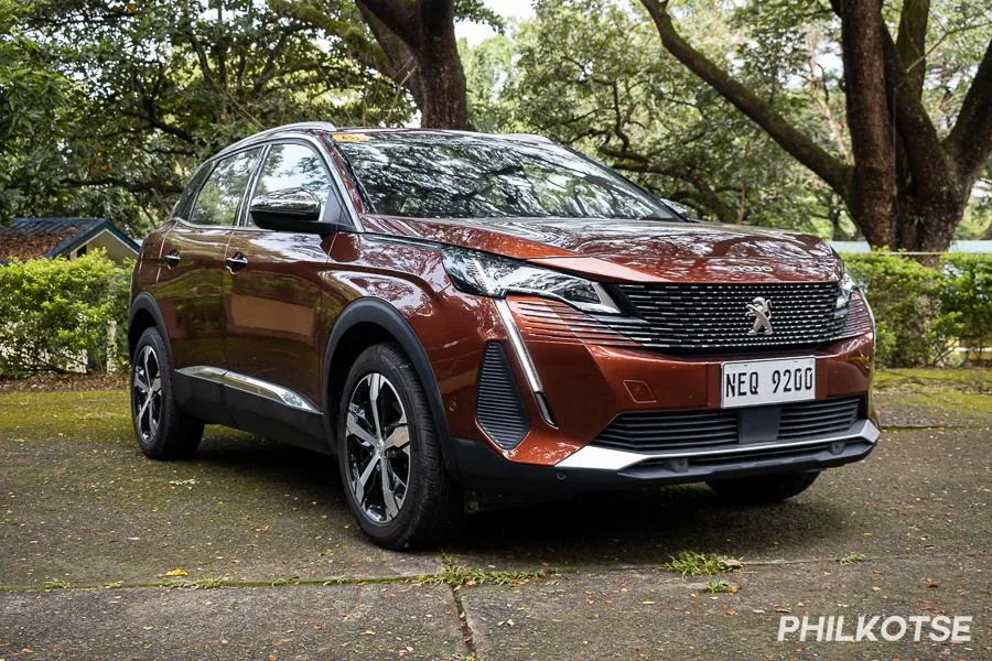 Peugeot 3008 front view