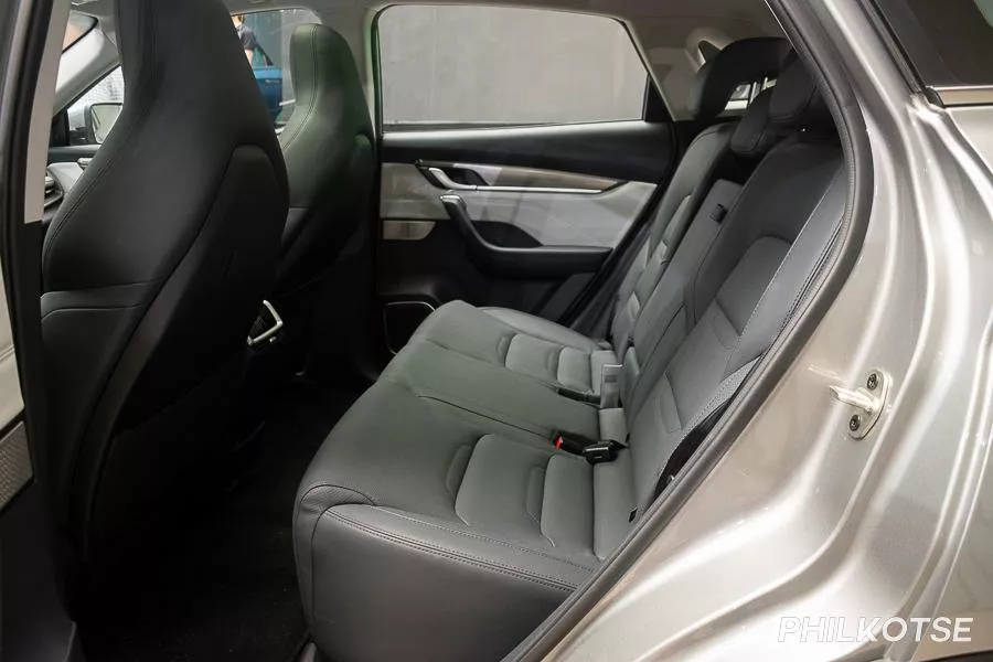 A peek inside the W5's rear cabin