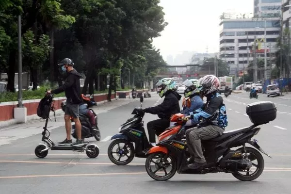 E-bike with motorcycles