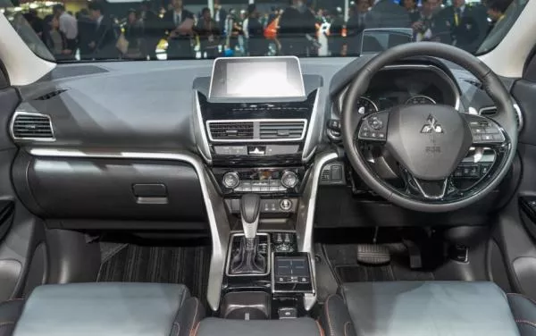 Mitsubishi Eclipse Cross interior