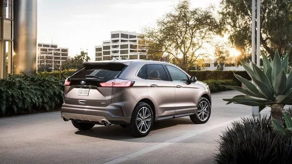 Ford Edge 2019 Titanium Elite Package angular rear