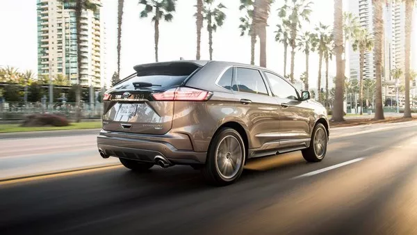 Ford Edge 2019 Titanium Elite Package on the road