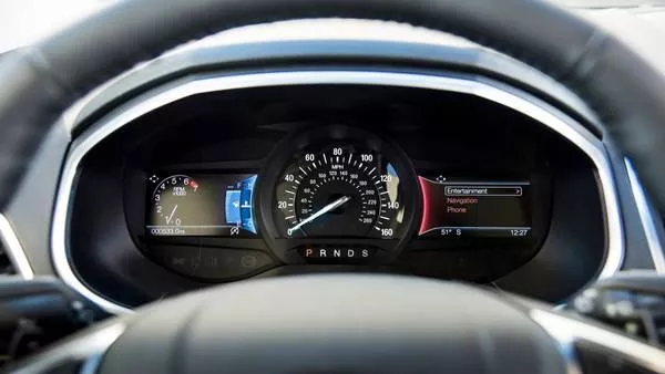 Ford Edge 2019 Titanium Elite Package gauges
