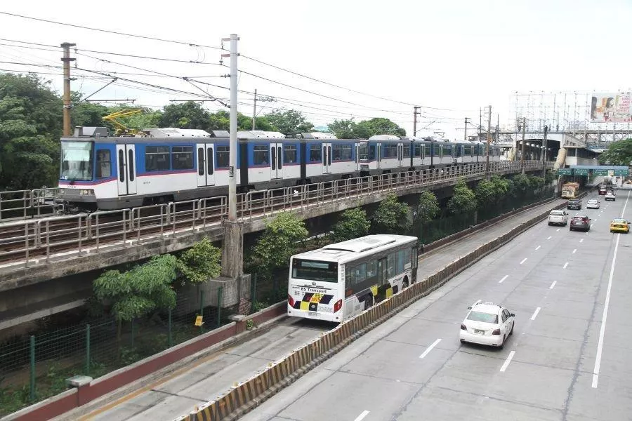 EDSA with the MRT-3