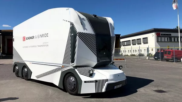 A picture of the front of the T-Pod autonomous truck