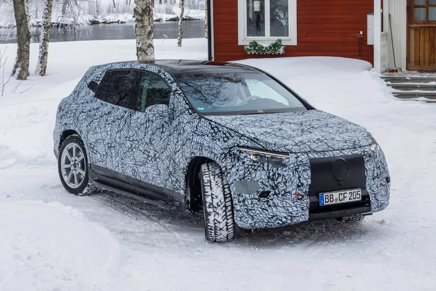 The EQS prototype travelling on snow.