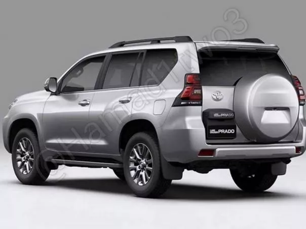 angular rear of the 2018 Toyota Land Cruiser Prado 