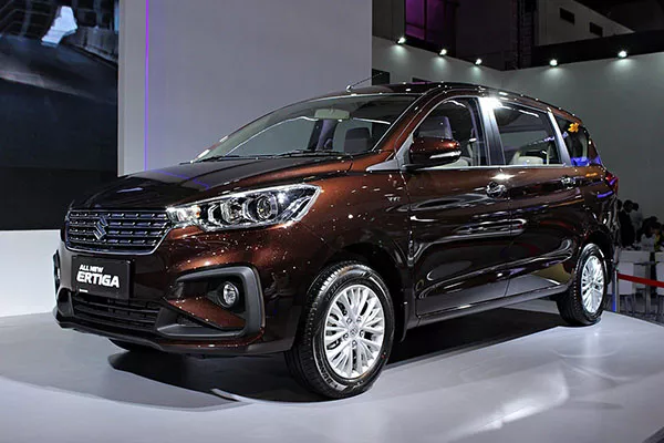 Suzuki Ertiga Black Edition 2019 angular front