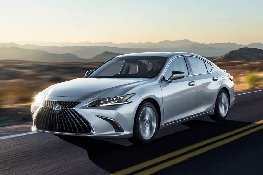 A picture of the Lexus ES 350 V6 on the road.