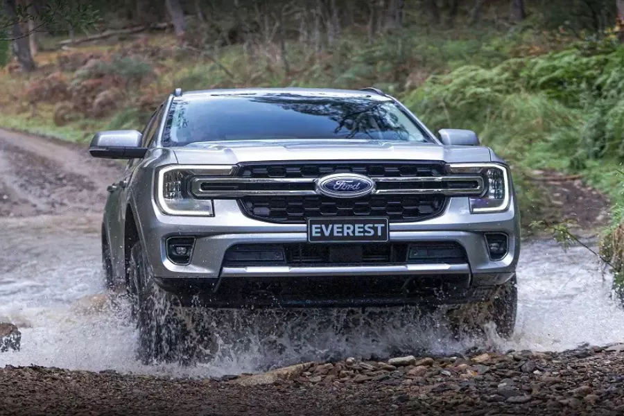 A picture of the 2023 Ford Everest fording a river