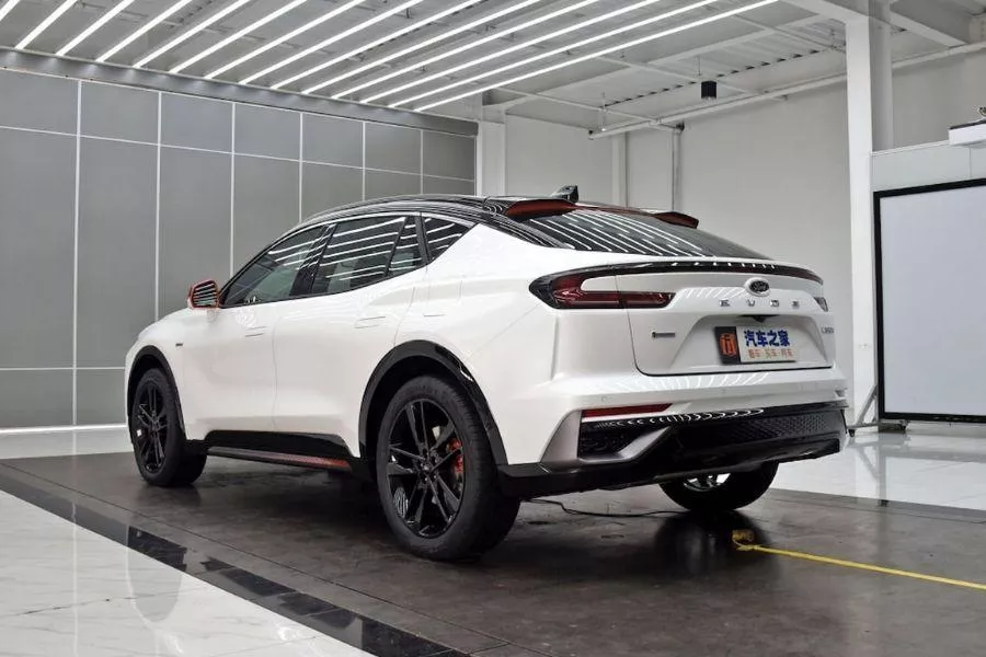 A picture of the rear of the Ford Evos