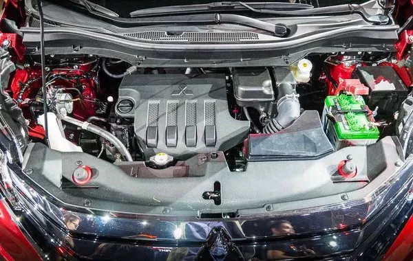 Mitsubishi Expander 2018 engine bay