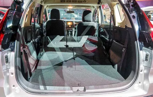 Mitsubishi Expander 2018 fold flat third row