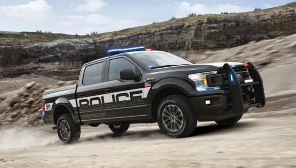 This model will surely bring us a fresh feeling when watching cop movies a Ford F-150 on road