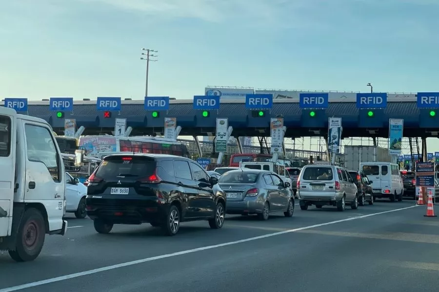 A picture of a toll plaza on NLEX