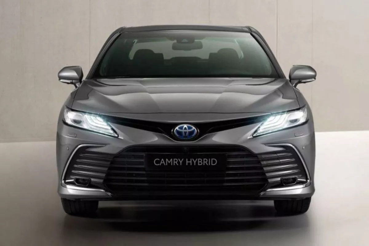 A picture of the Toyota Camry Hybrid from Europe