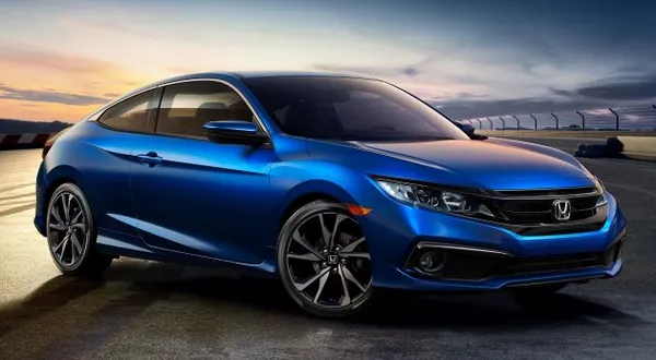 The angular front of the facelifted Honda Civic 2019 coupe