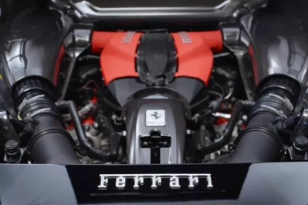 The V8 engine of the F8 Tributo