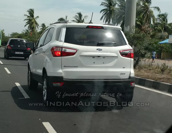 angular rear of the Ford EcoSport SE 4WD 2018