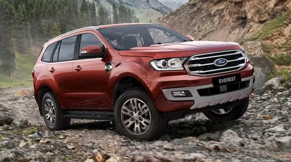 angular front of the Ford Everest 2019