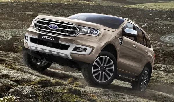 angular front of the Ford Everest 2019