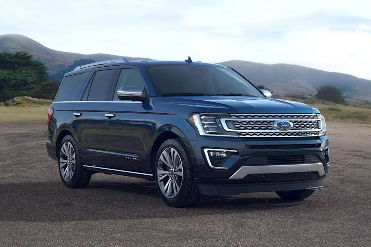 2021 Ford Expedition front view