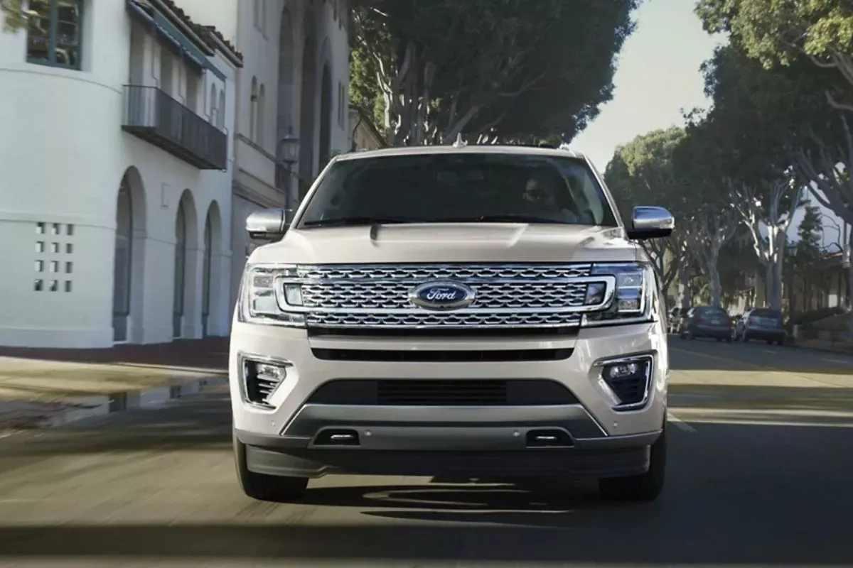 2021 Ford Expedition front view