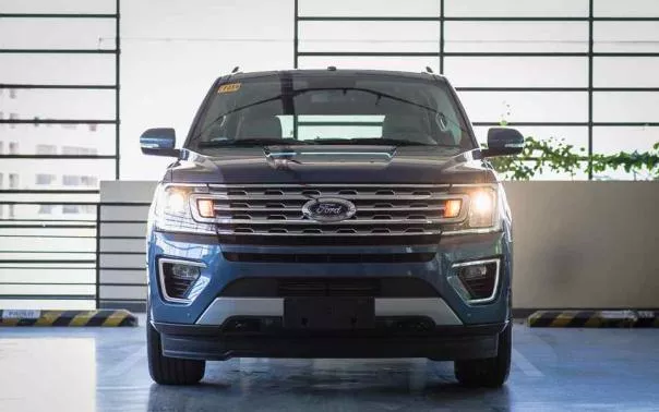Ford Expedition EL 2018 front view