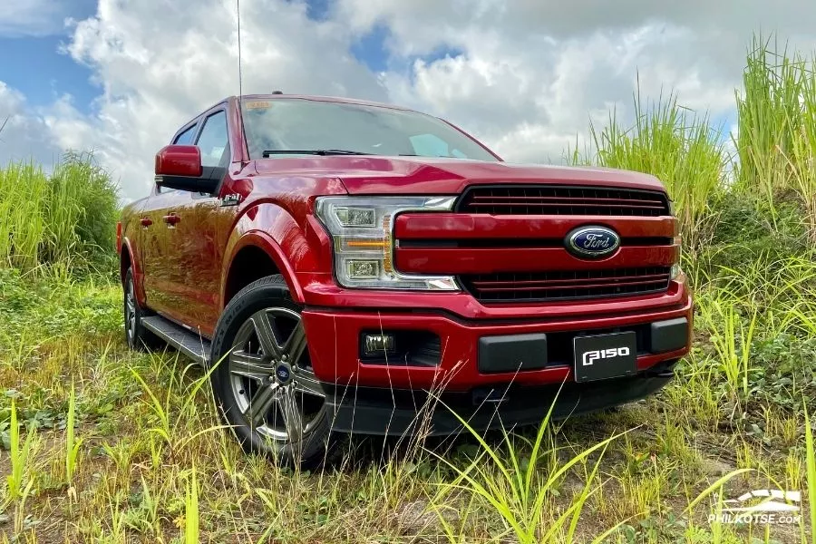 Ford F-150 front view