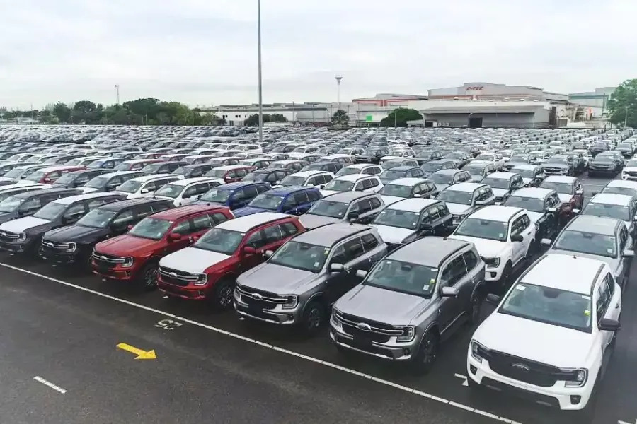 A picture of several 2023 Ford Everest units in Rayong, Thailand