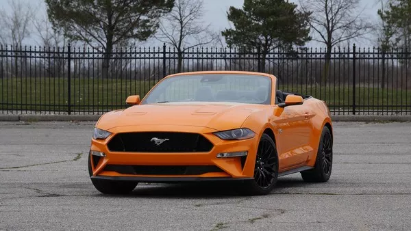 Ford Mustang GT convertible 2018 front view