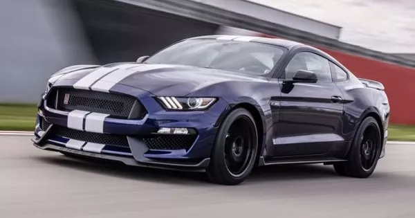 Ford Mustang Shelby GT350 2019 angular front