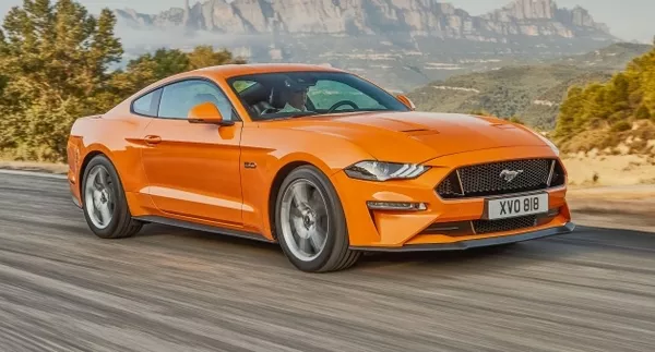 Ford Mustang 2018 facelift on the road