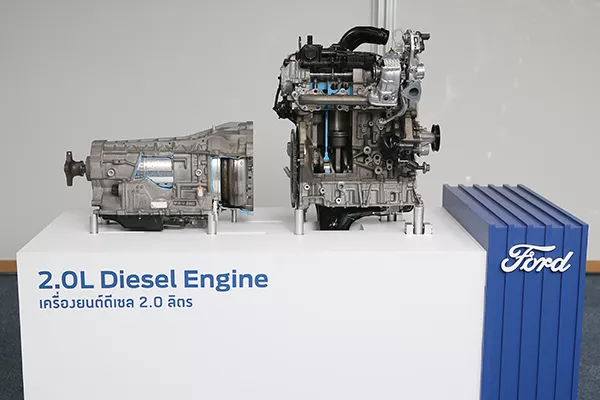 A picture of the 2021 Everest's 2.0-liter engine with the 10-speed AT