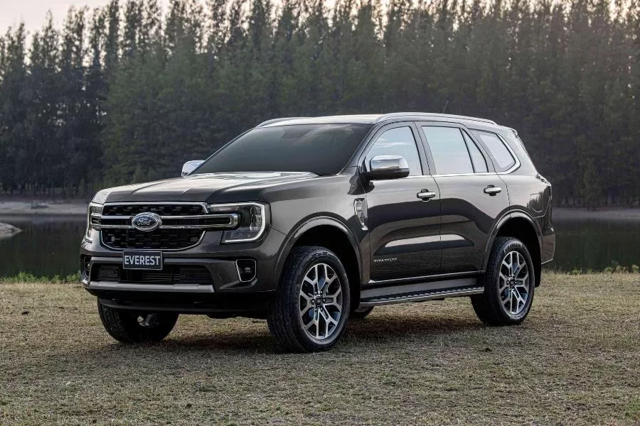 Ford Everest front view
