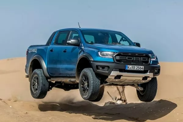 Ford Ranger Raptor mid jump