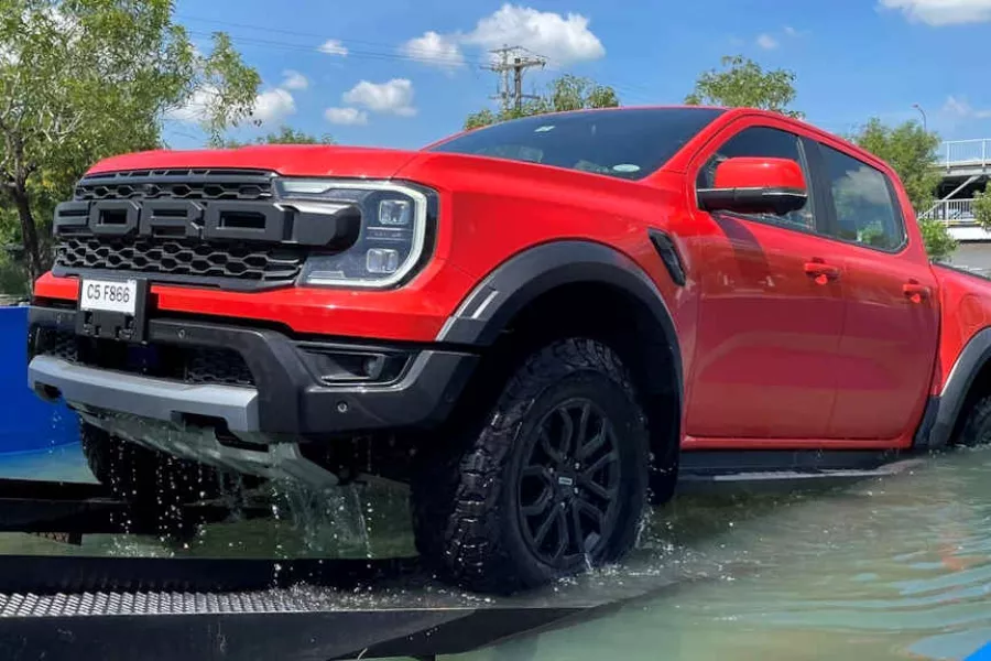 Ford Ranger Raptor front view