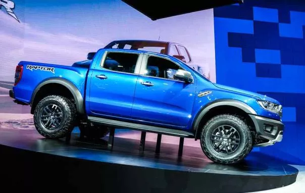 Ford Ranger Raptor 2019 side view