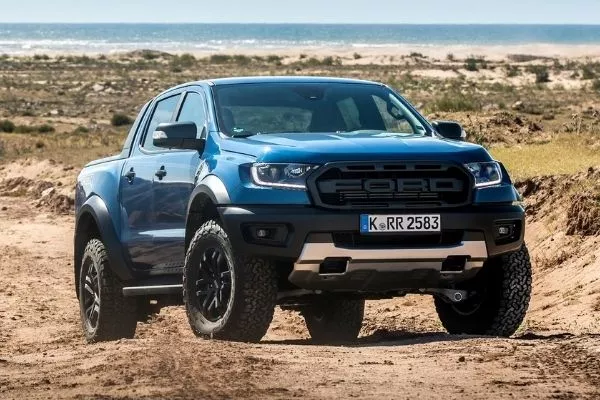 We hope to see a larger engine in the new Raptor Ranger Ford Ranger Raptor interior view