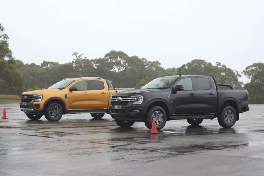 Another picture of the Ranger Wildtrak and Ranger XLT side-by-side