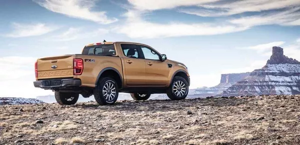 Ford Ranger 2018 facelift angular rear